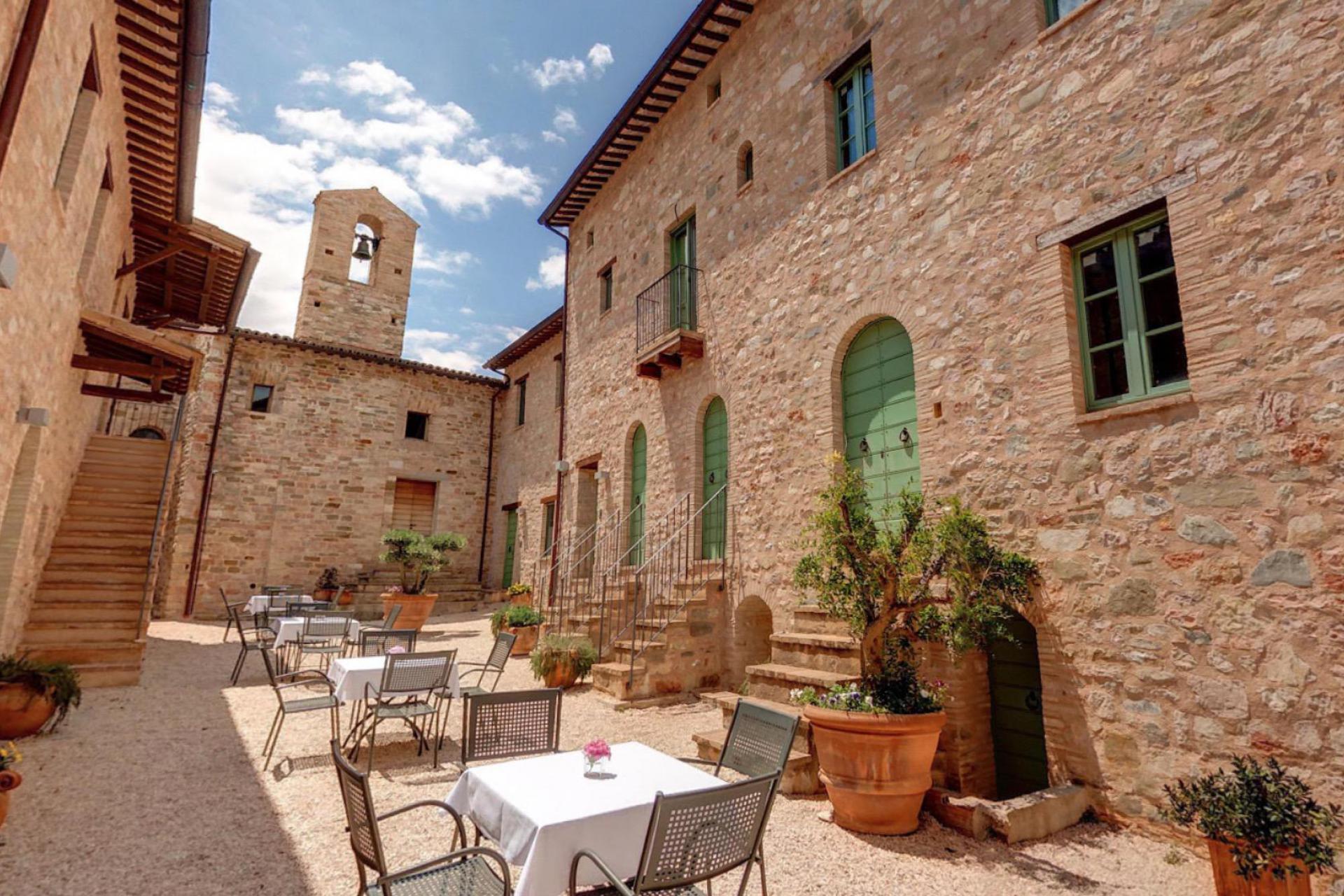 Small-scale holiday park on a hilltop in Umbria