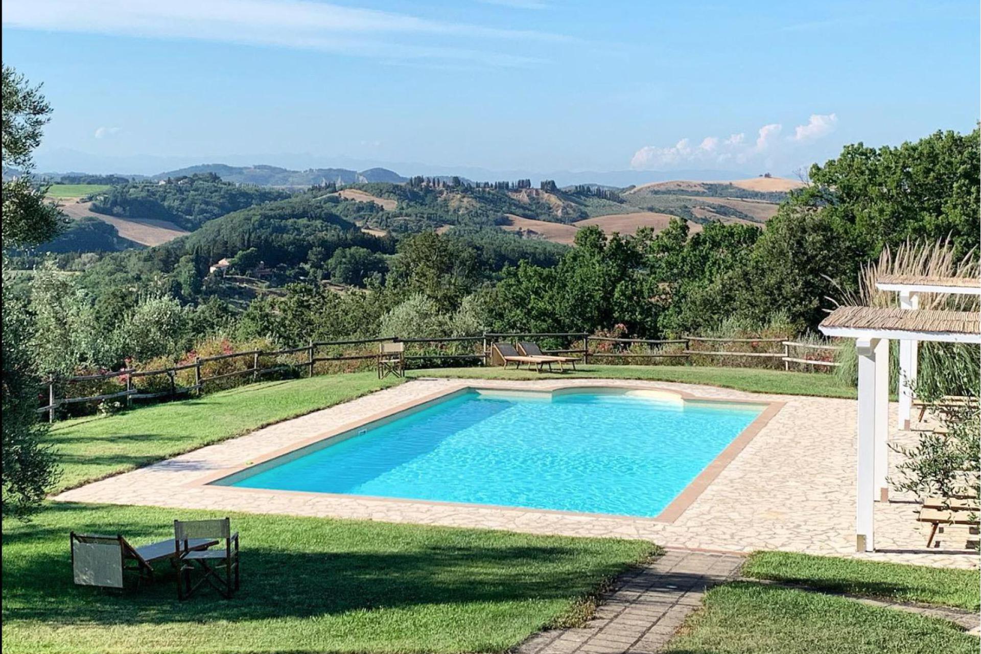 Quiet agriturismo in Tuscany between vineyards