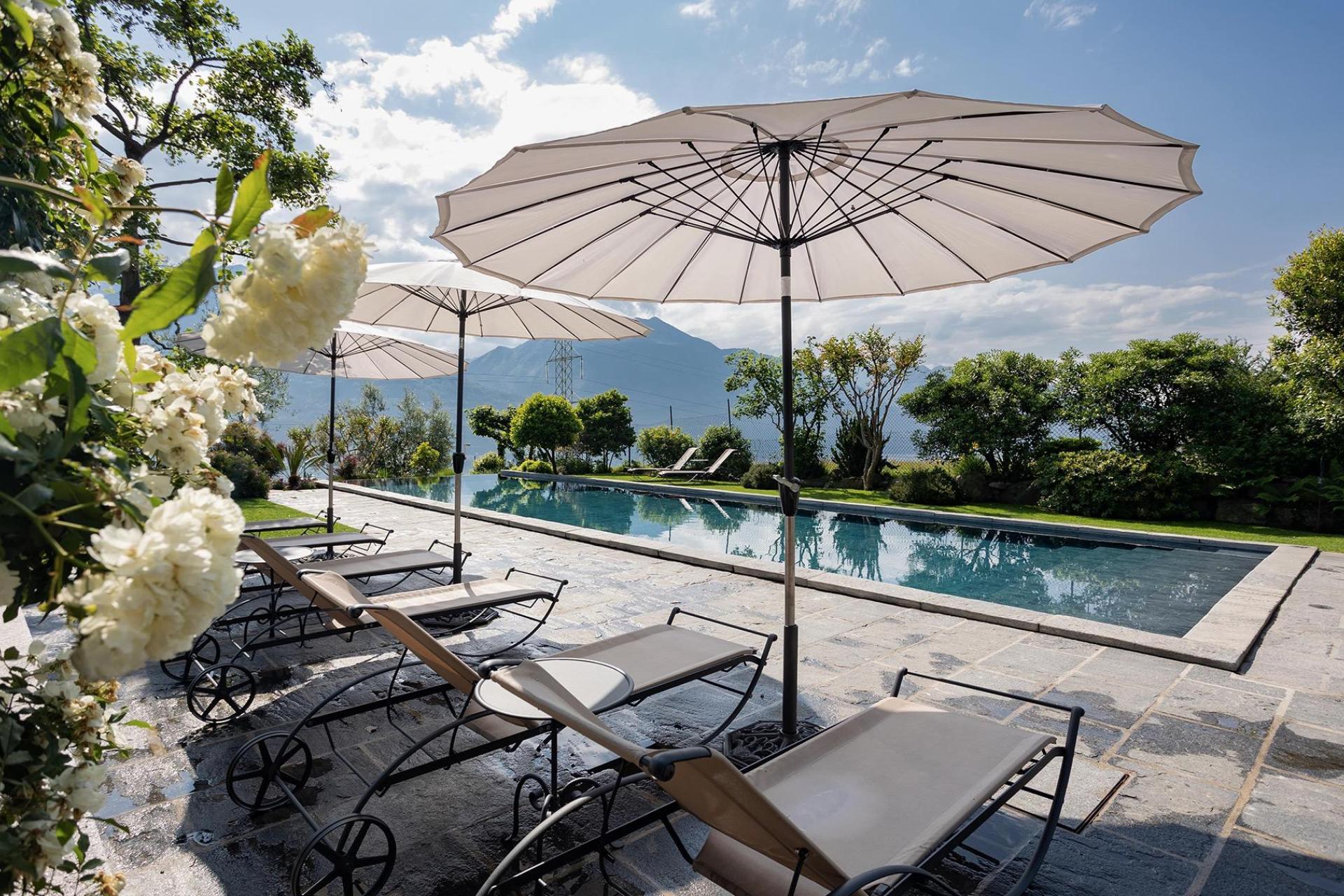 Luxury agriturismo with pool overlooking Lake Como!