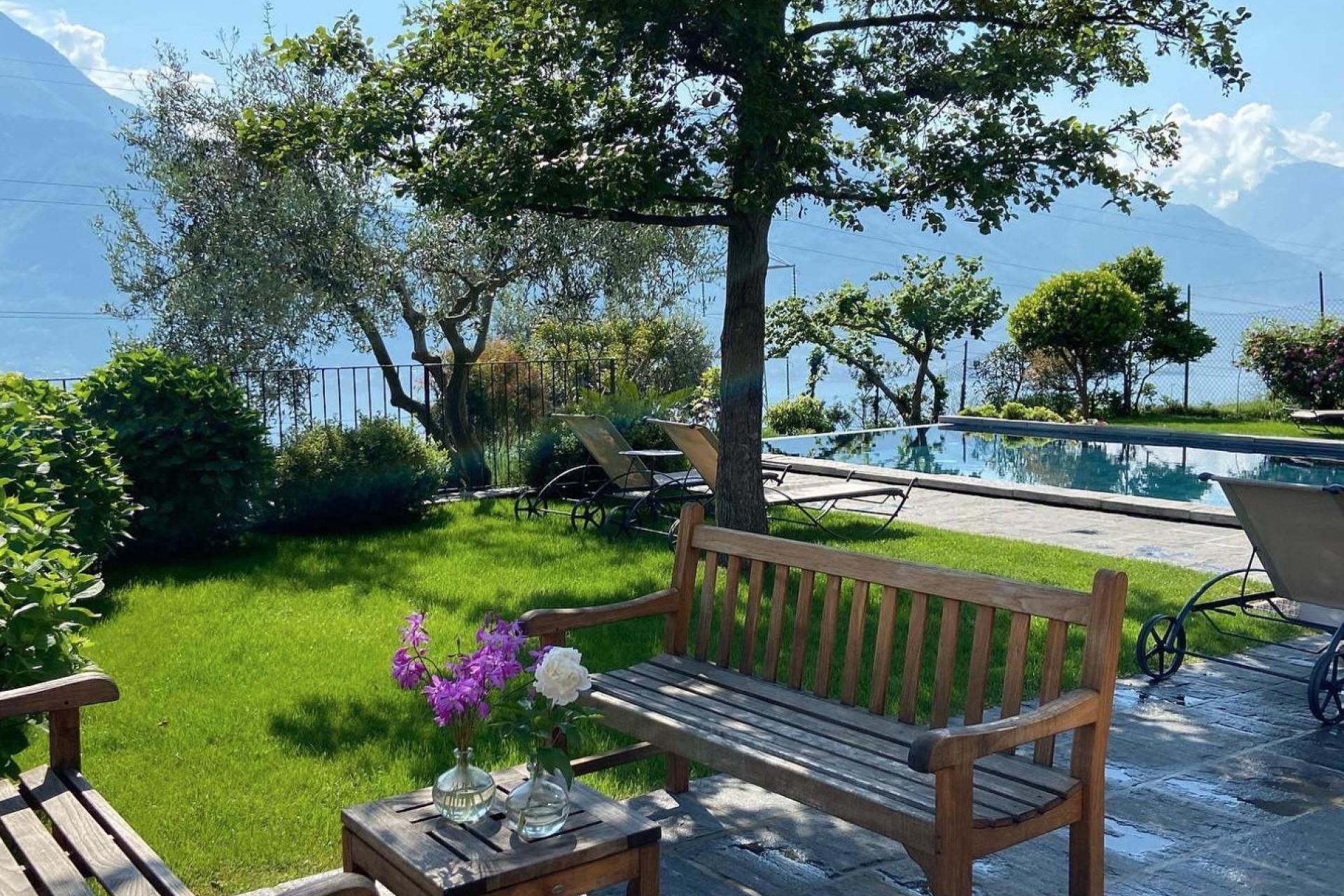 Luxury agriturismo with pool overlooking Lake Como!