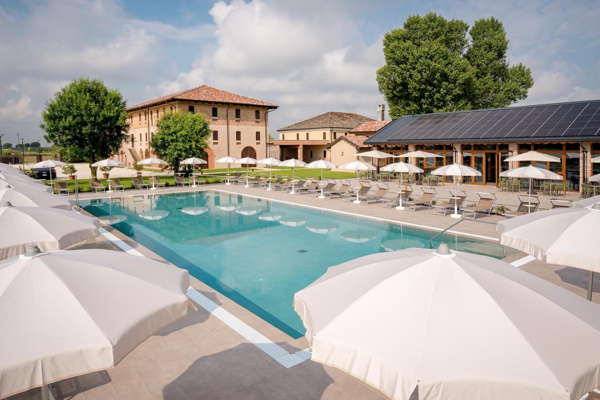 Wonderful agriturismo with large pool