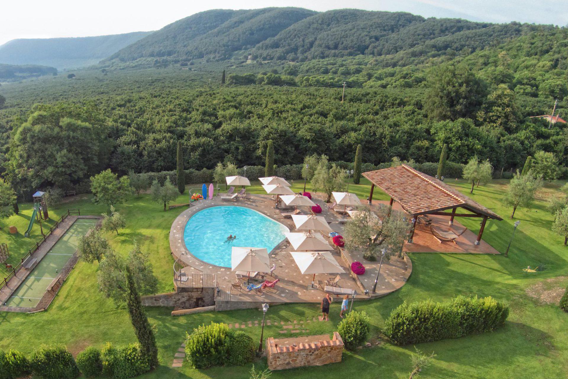 Agriturismo near lake and hour from Rome